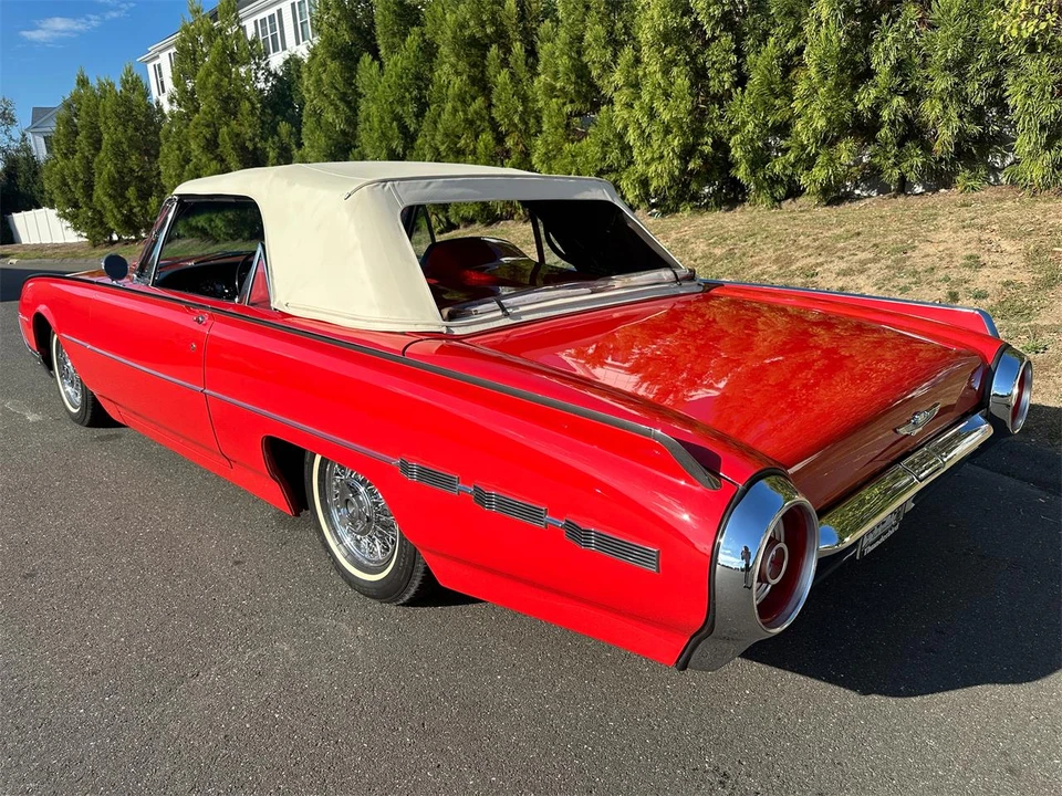 1962 Ford Thunderbird 3rd Gen - Image 10 of 31