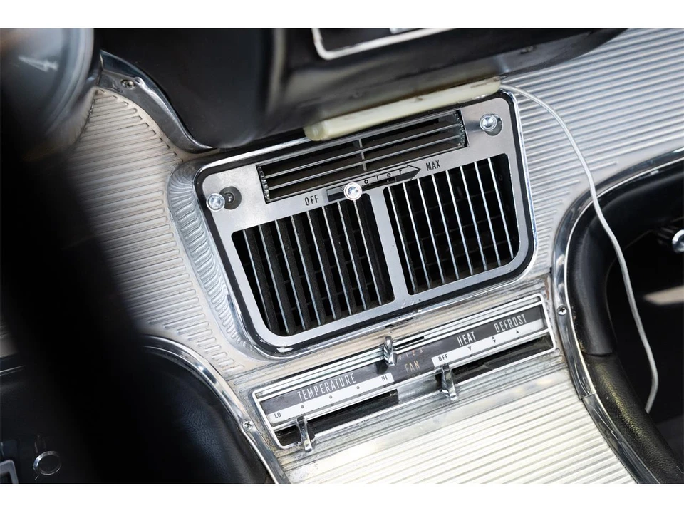 1962 Ford Thunderbird 3rd Gen - Image 15 of 31