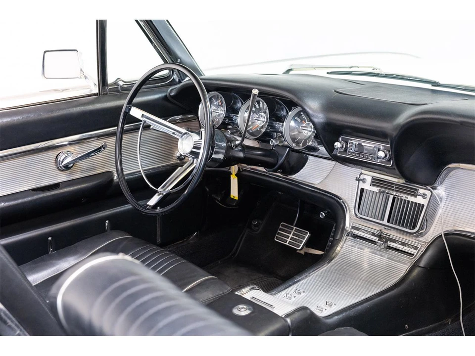 1962 Ford Thunderbird 3rd Gen - Image 22 of 31