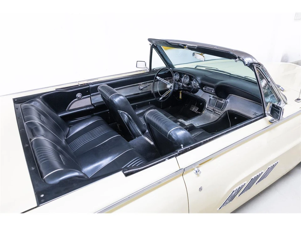 1962 Ford Thunderbird 3rd Gen - Image 26 of 31