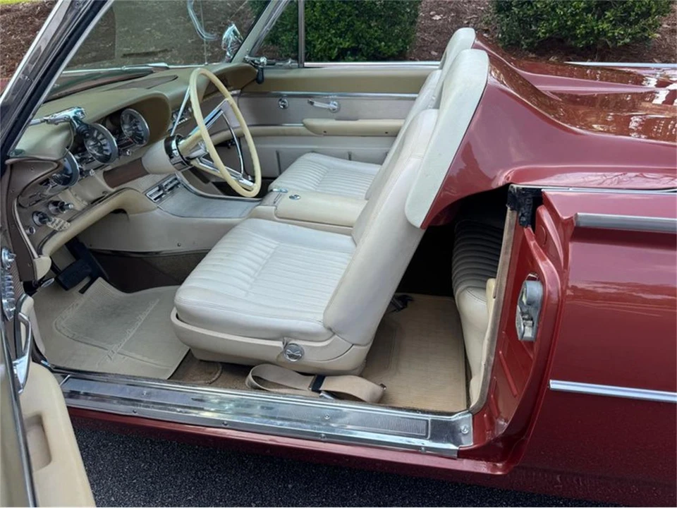 1962 Ford Thunderbird 3rd Gen - Image 15 of 30