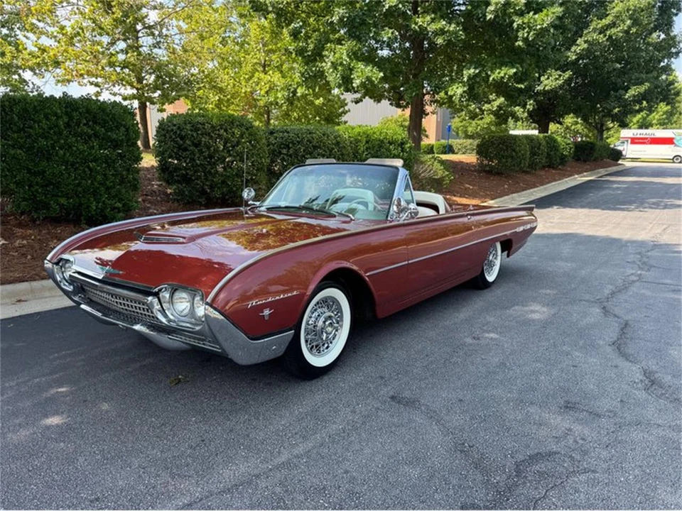 1962 Ford Thunderbird 3rd Gen - Image 12 of 30