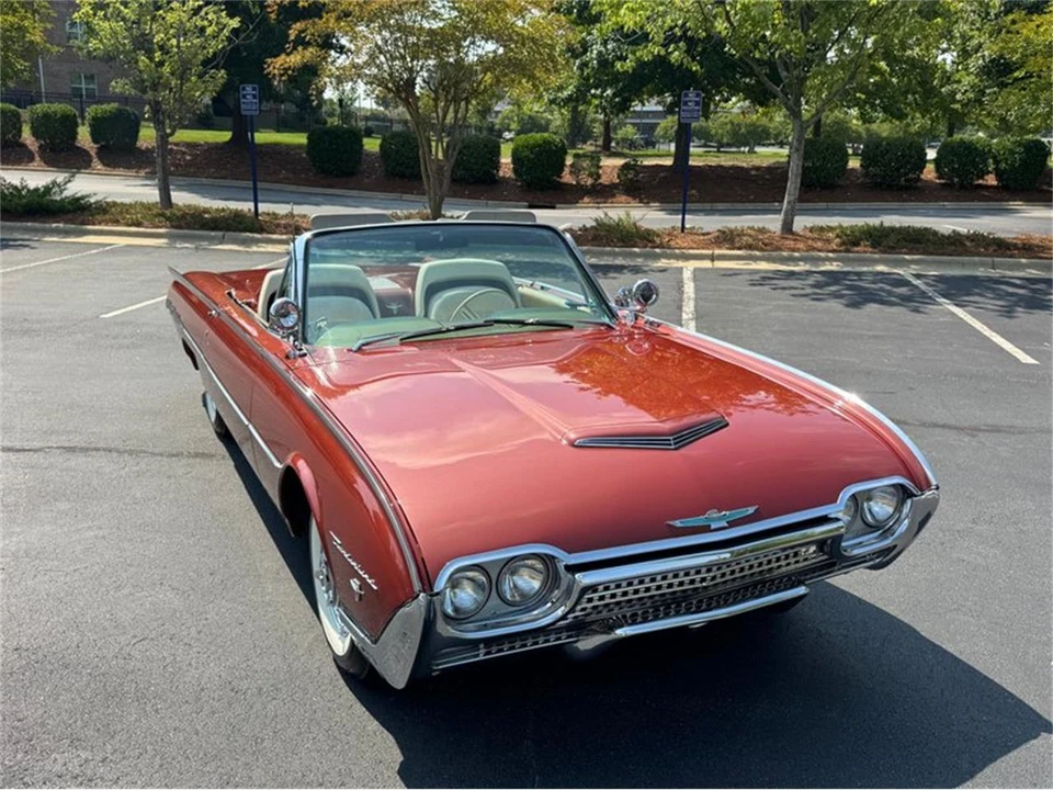 1962 Ford Thunderbird 3rd Gen - Image 8 of 30