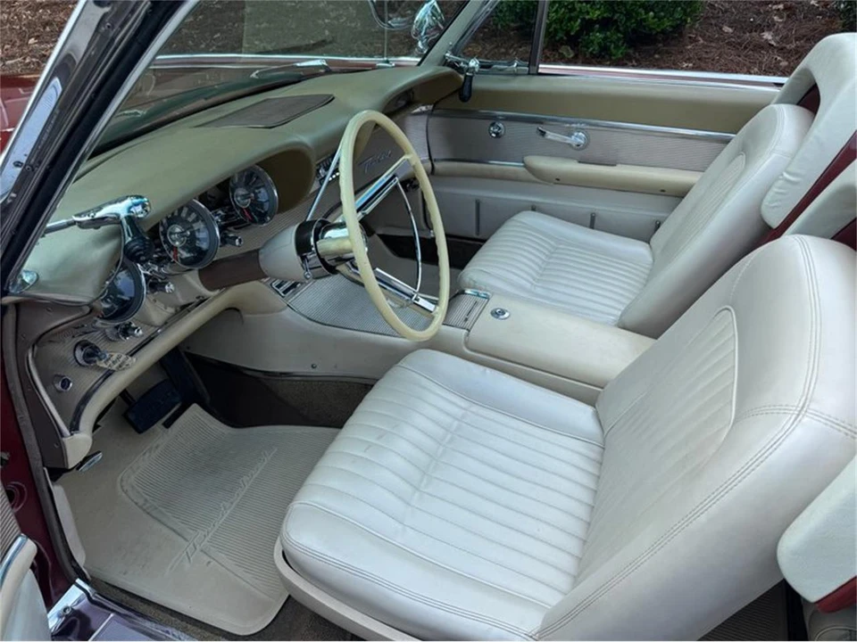 1962 Ford Thunderbird 3rd Gen - Image 14 of 30