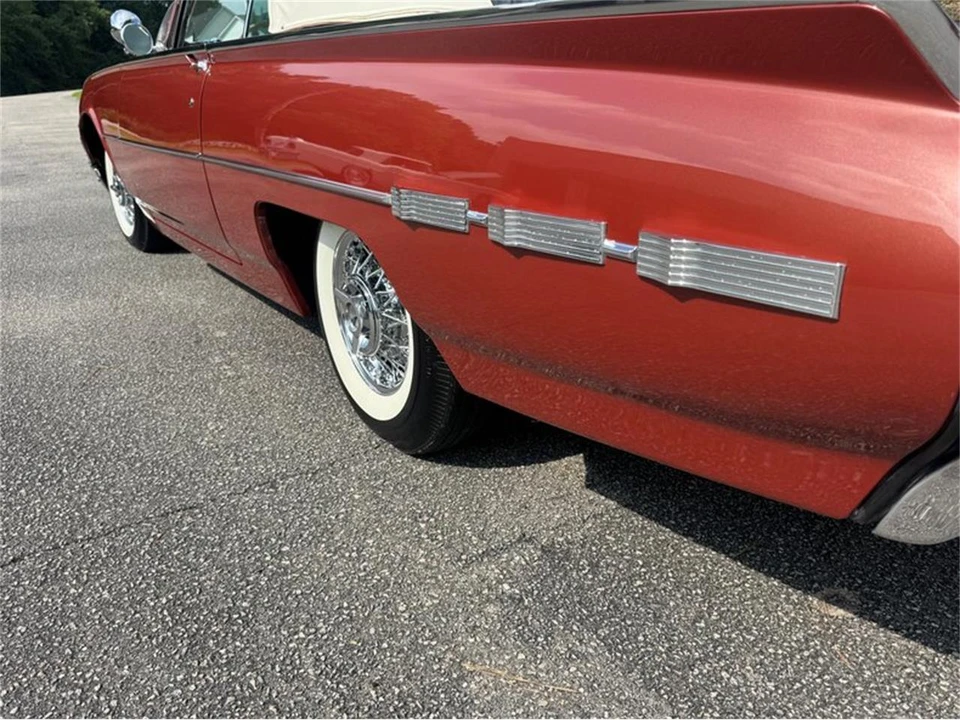 1962 Ford Thunderbird 3rd Gen - Image 17 of 30
