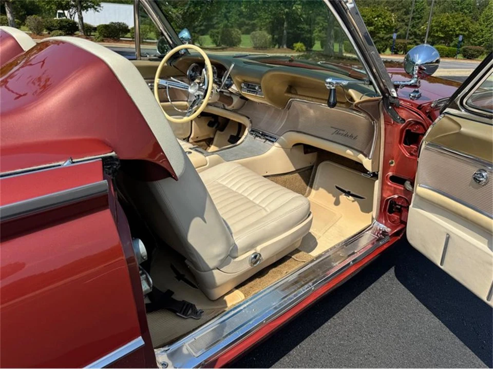 1962 Ford Thunderbird 3rd Gen - Image 19 of 30