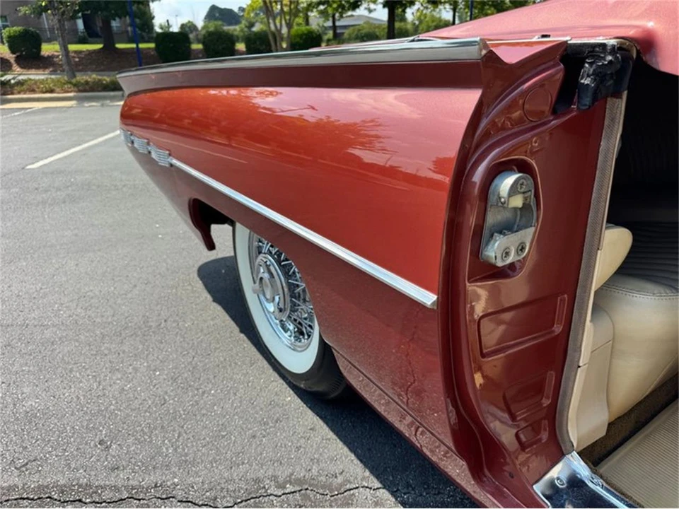 1962 Ford Thunderbird 3rd Gen - Image 20 of 30