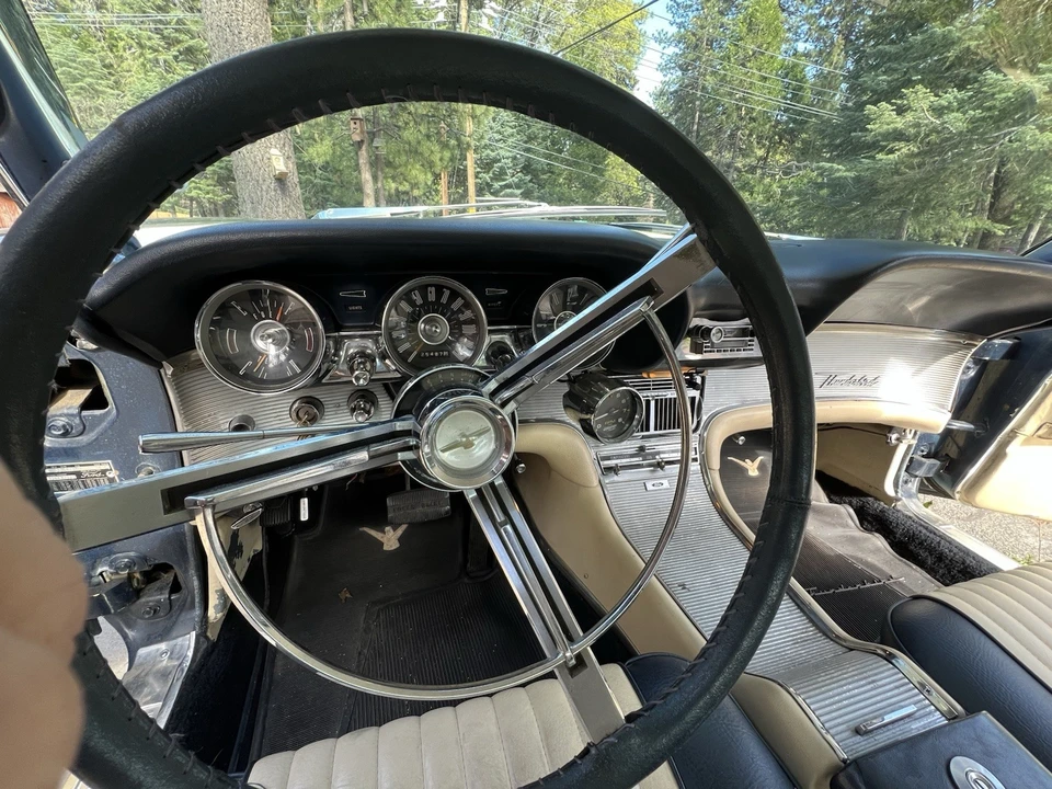 1962 Ford Thunderbird 3rd Gen - Image 11 of 14