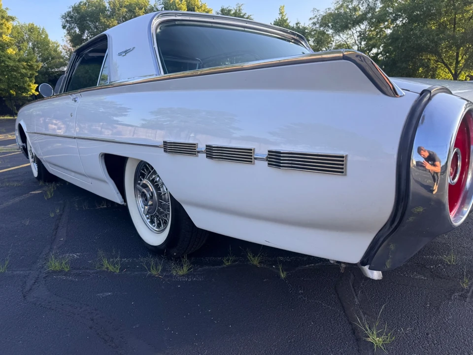 1962 Ford Thunderbird - Image 11 of 31