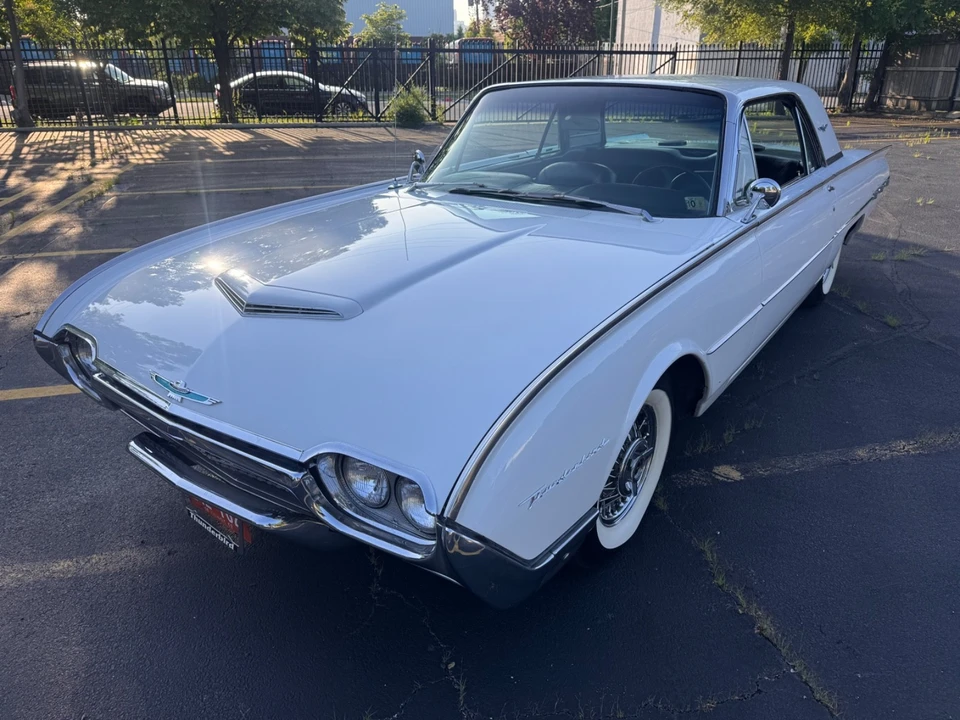 1962 Ford Thunderbird - Image 2 of 31