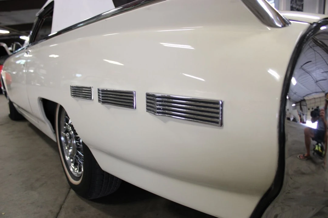 1962 Ford Thunderbird 3rd Gen - Image 11 of 31