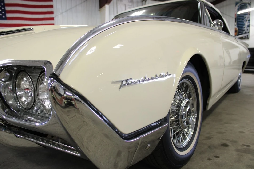 1962 Ford Thunderbird 3rd Gen - Image 10 of 31