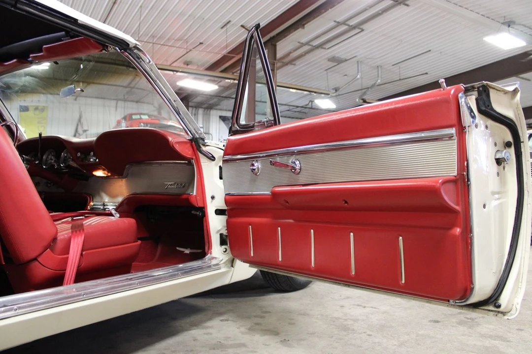 1962 Ford Thunderbird 3rd Gen - Image 21 of 31
