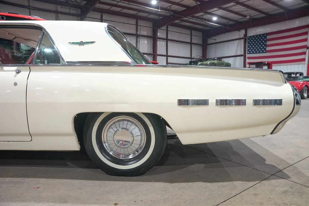 1962 Ford Thunderbird 3rd Gen - Image 5 of 31