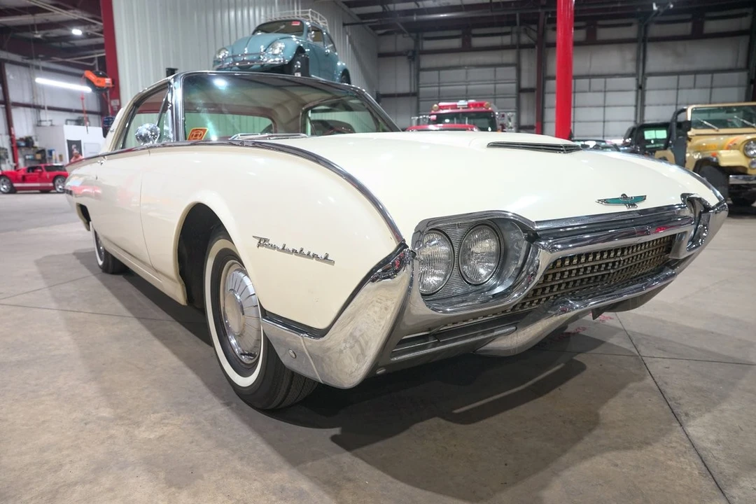 1962 Ford Thunderbird 3rd Gen - Image 12 of 21