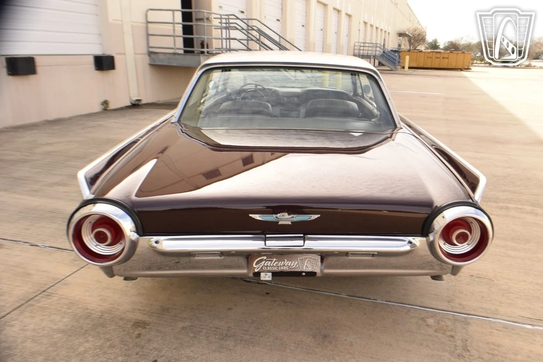 1962 Ford Thunderbird 3rd Gen - Image 11 of 12