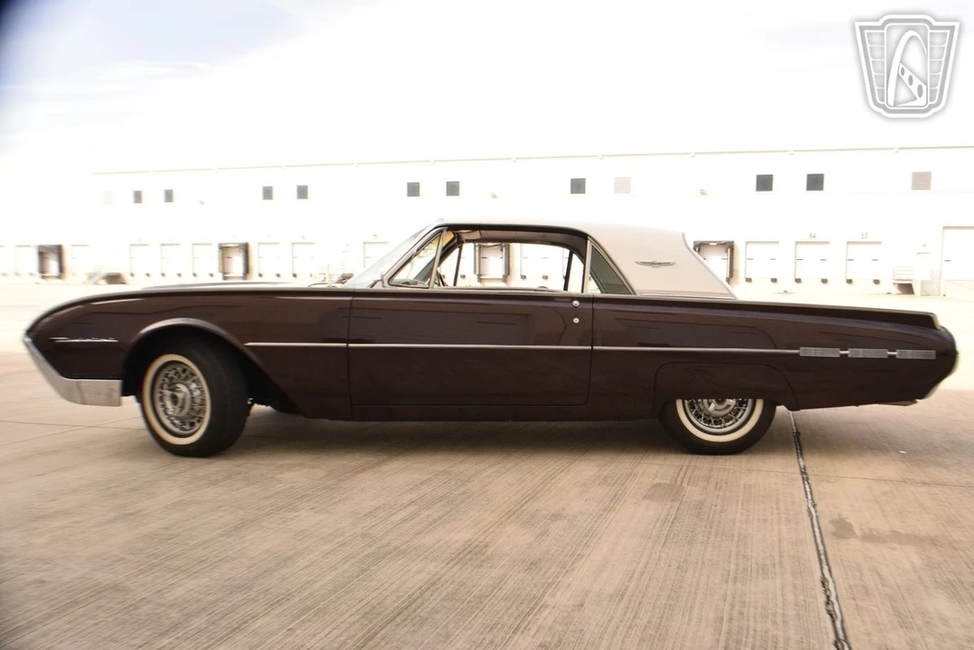 1962 Ford Thunderbird 3rd Gen - Image 5 of 12