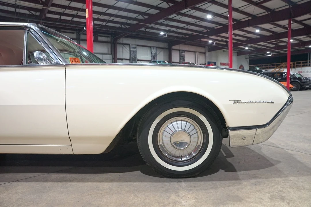 1962 Ford Thunderbird 3rd Gen - Image 11 of 31