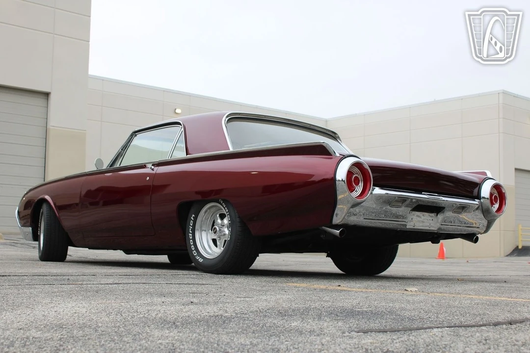 1962 Ford Thunderbird 3rd Gen - Image 11 of 12