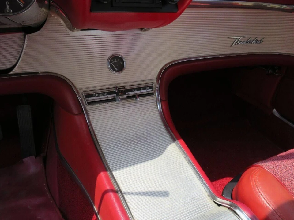 1962 Ford Thunderbird 3rd Gen - Image 16 of 31