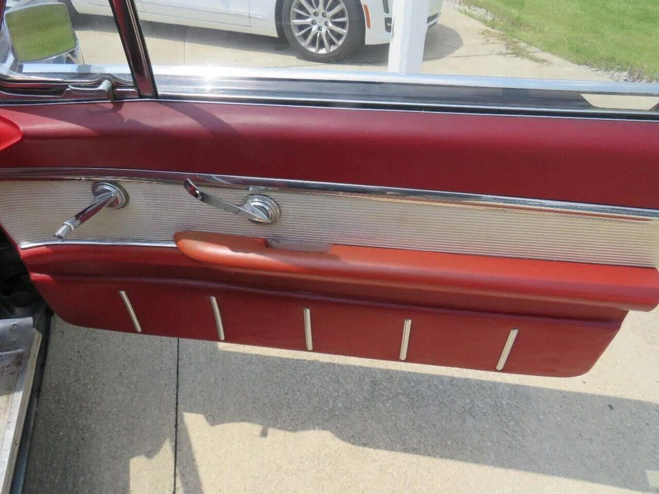1962 Ford Thunderbird 3rd Gen - Image 14 of 31