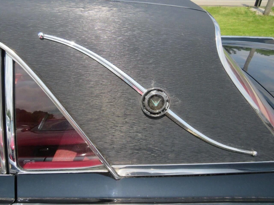 1962 Ford Thunderbird 3rd Gen - Image 28 of 31