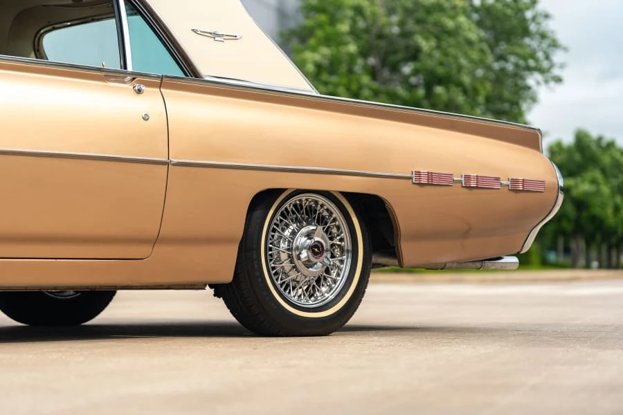 1962 Ford Thunderbird 3rd Gen - Image 11 of 22