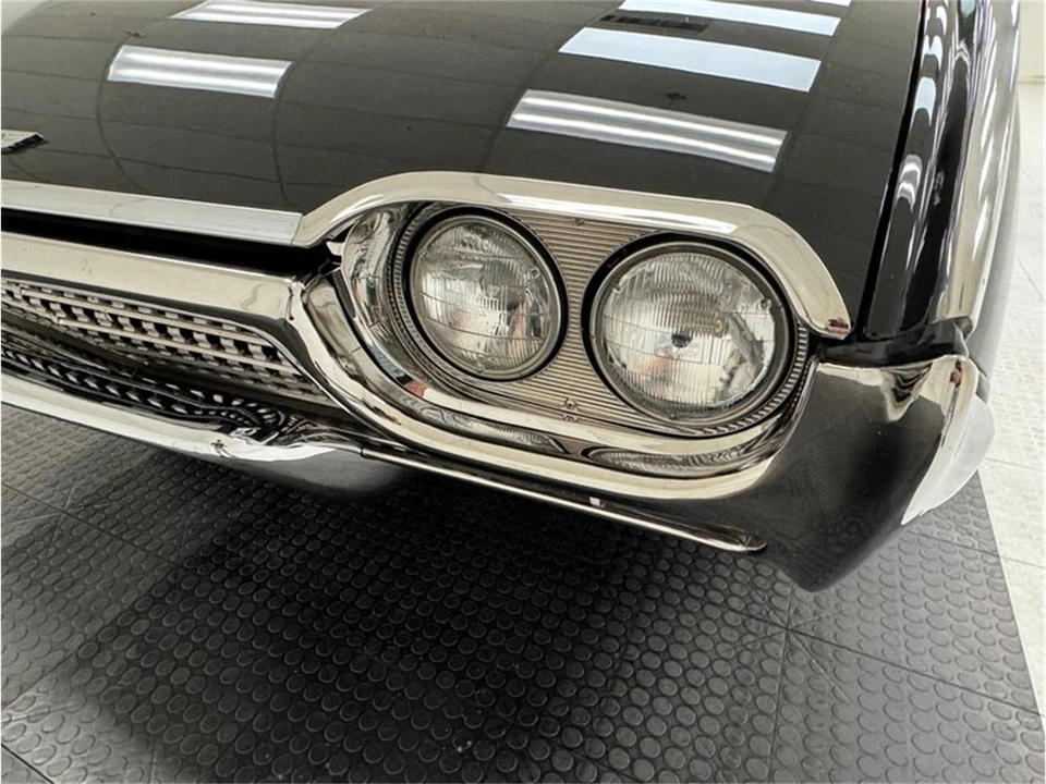 1962 Ford Thunderbird 3rd Gen - Image 11 of 31
