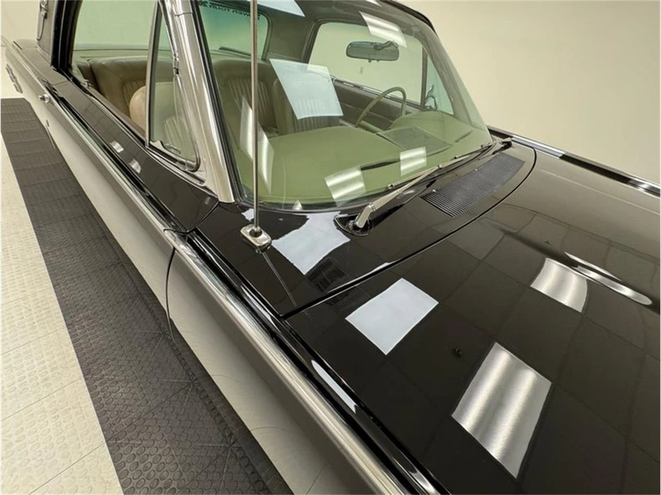1962 Ford Thunderbird 3rd Gen - Image 26 of 31