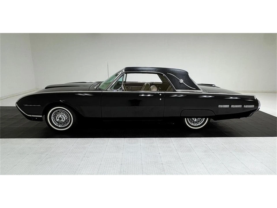 1962 Ford Thunderbird 3rd Gen - Image 2 of 31
