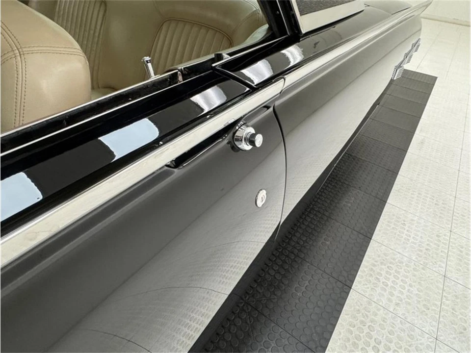 1962 Ford Thunderbird 3rd Gen - Image 17 of 31