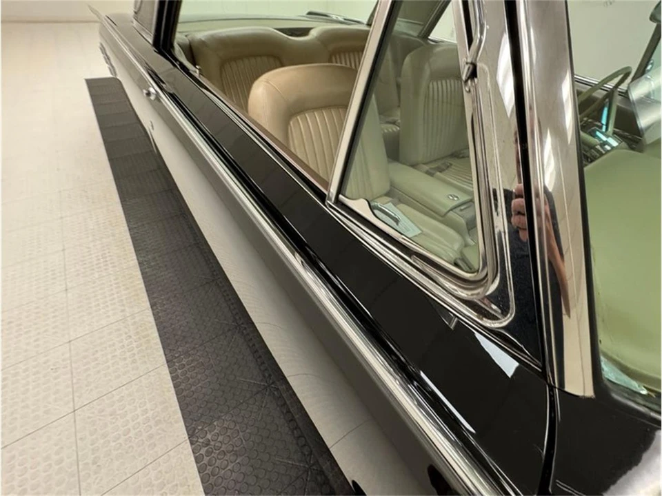 1962 Ford Thunderbird 3rd Gen - Image 29 of 31