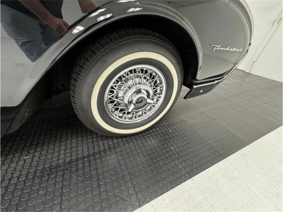 1962 Ford Thunderbird 3rd Gen - Image 25 of 31