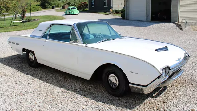1962 Ford Thunderbird