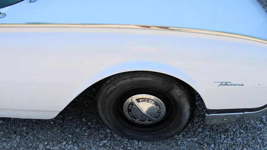 1962 Ford Thunderbird 3rd Gen - Image 24 of 31