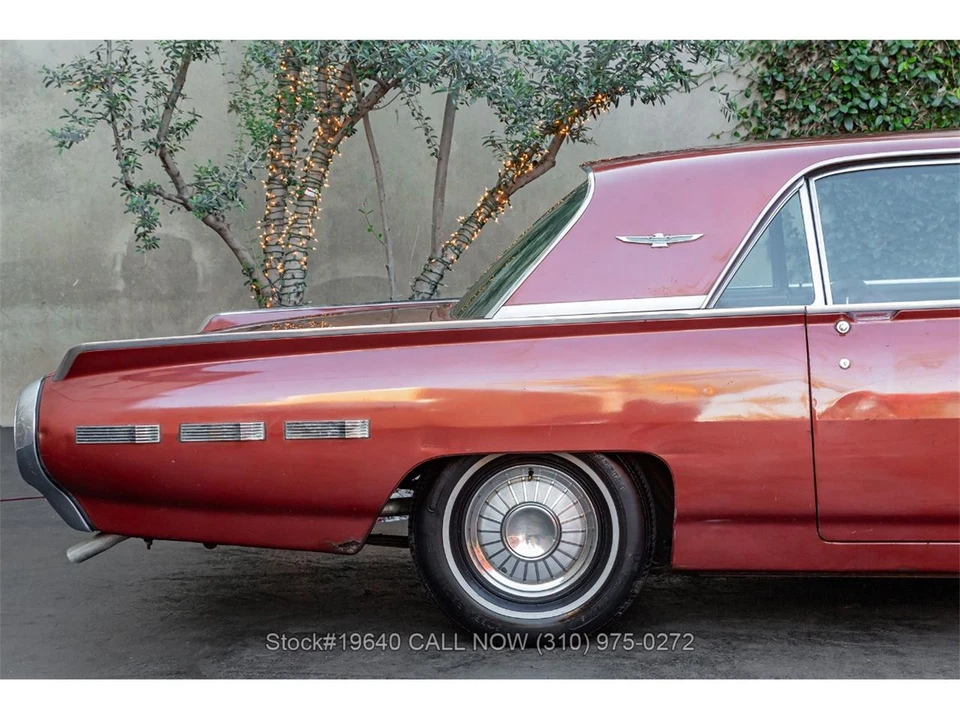 1962 Ford Thunderbird 3rd Gen - Image 10 of 31