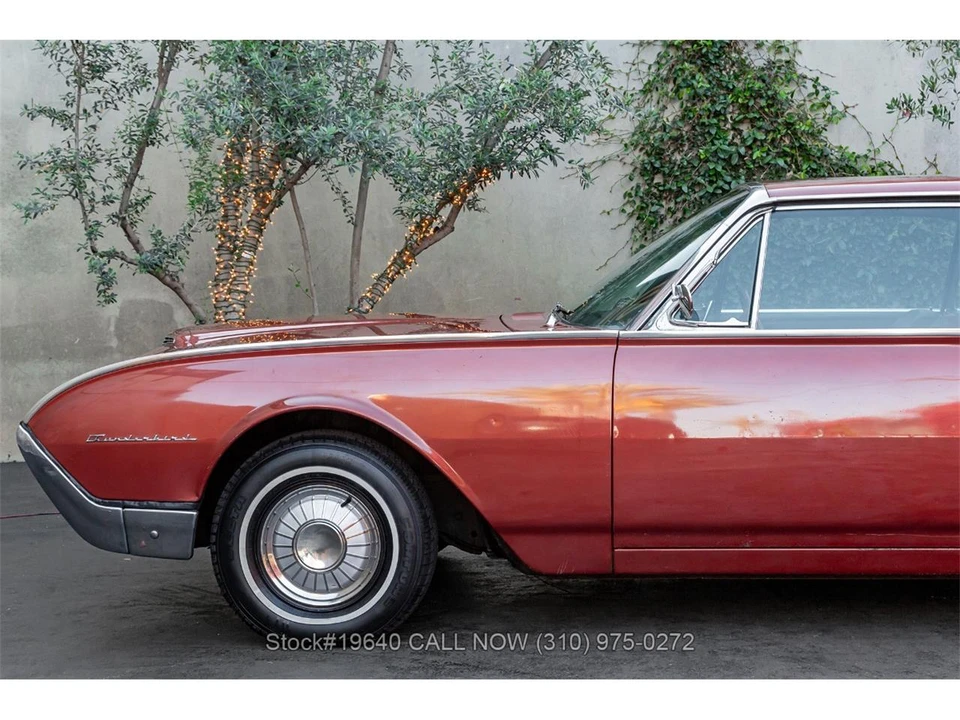 1962 Ford Thunderbird 3rd Gen - Image 11 of 31
