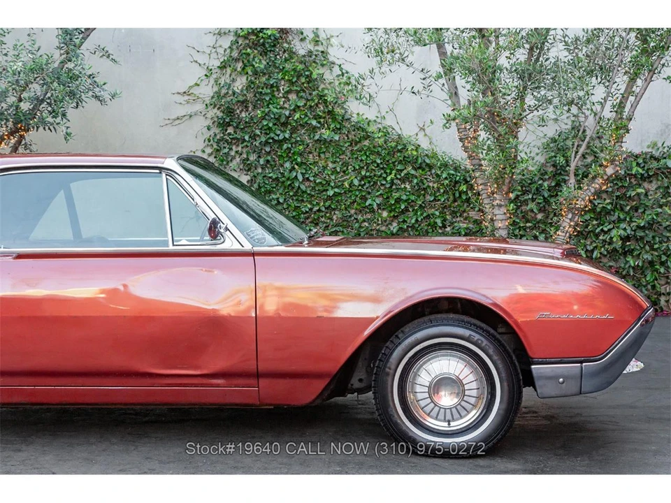 1962 Ford Thunderbird 3rd Gen - Image 9 of 31