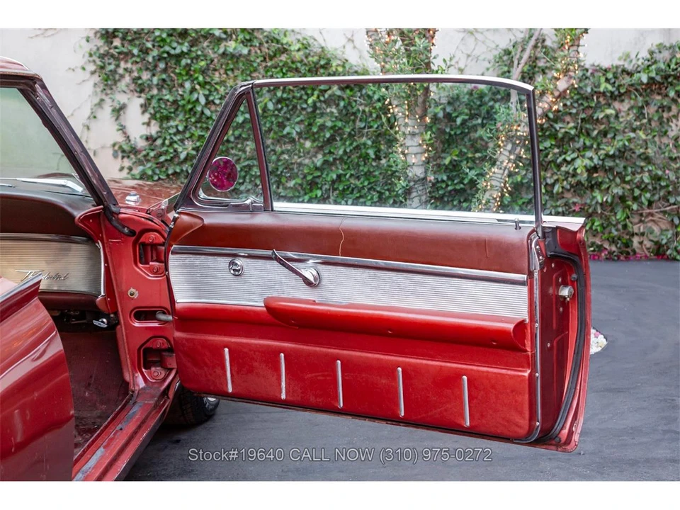 1962 Ford Thunderbird 3rd Gen - Image 22 of 31