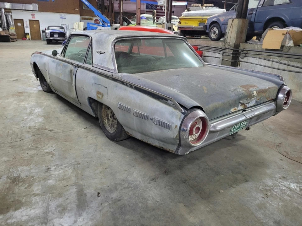 1962 Ford Thunderbird 3rd Gen - Image 2 of 10