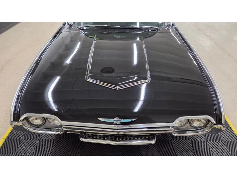 1962 Ford Thunderbird 3rd Gen - Image 11 of 31