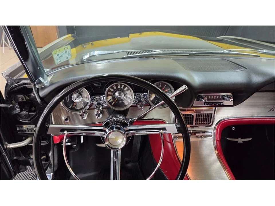 1962 Ford Thunderbird 3rd Gen - Image 29 of 31