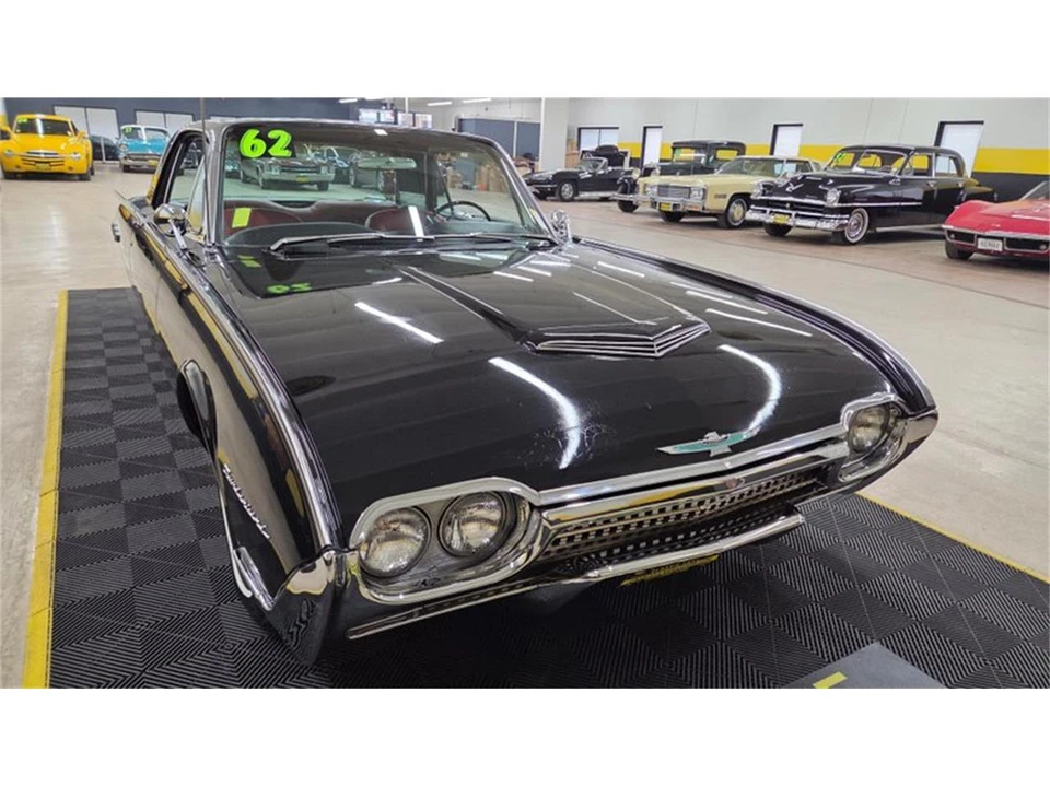 1962 Ford Thunderbird 3rd Gen - Image 9 of 31
