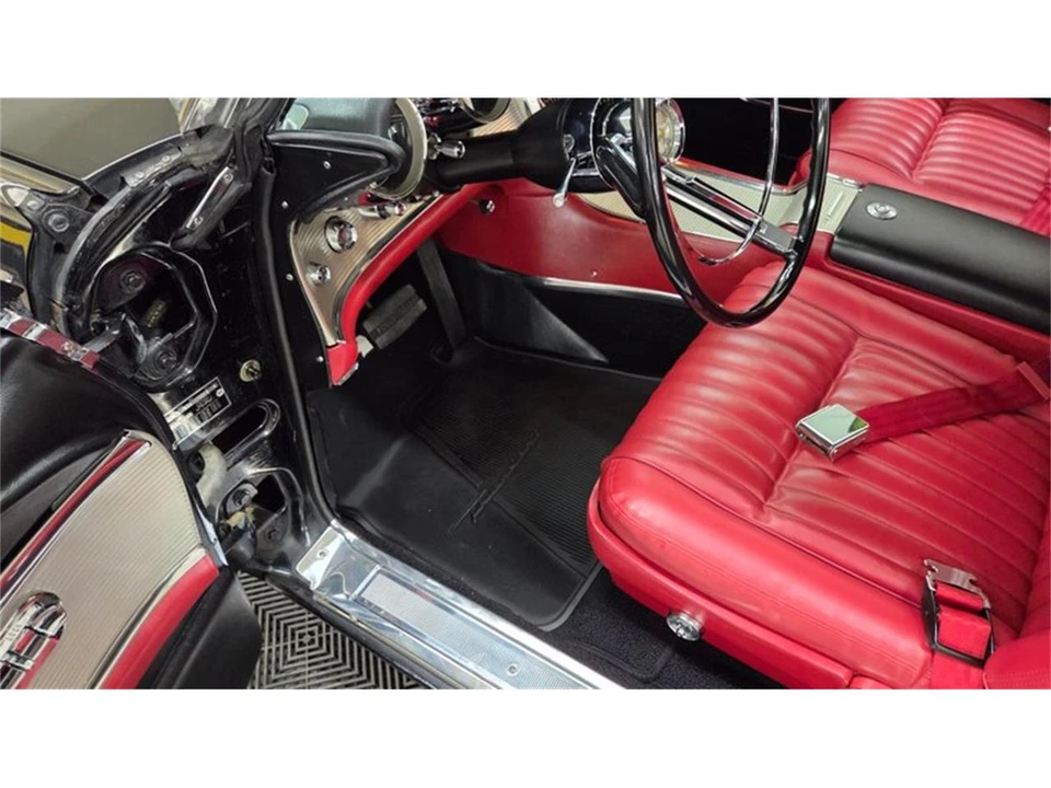 1962 Ford Thunderbird 3rd Gen - Image 24 of 31