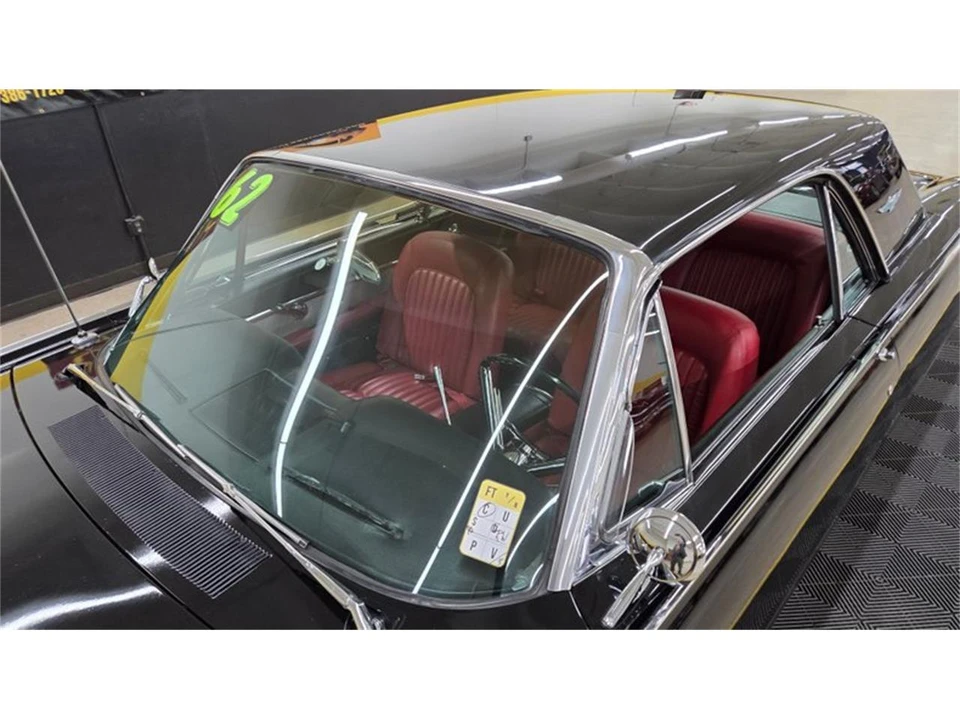 1962 Ford Thunderbird 3rd Gen - Image 14 of 31