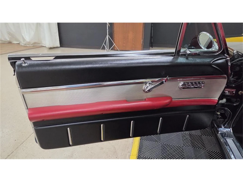 1962 Ford Thunderbird 3rd Gen - Image 20 of 31