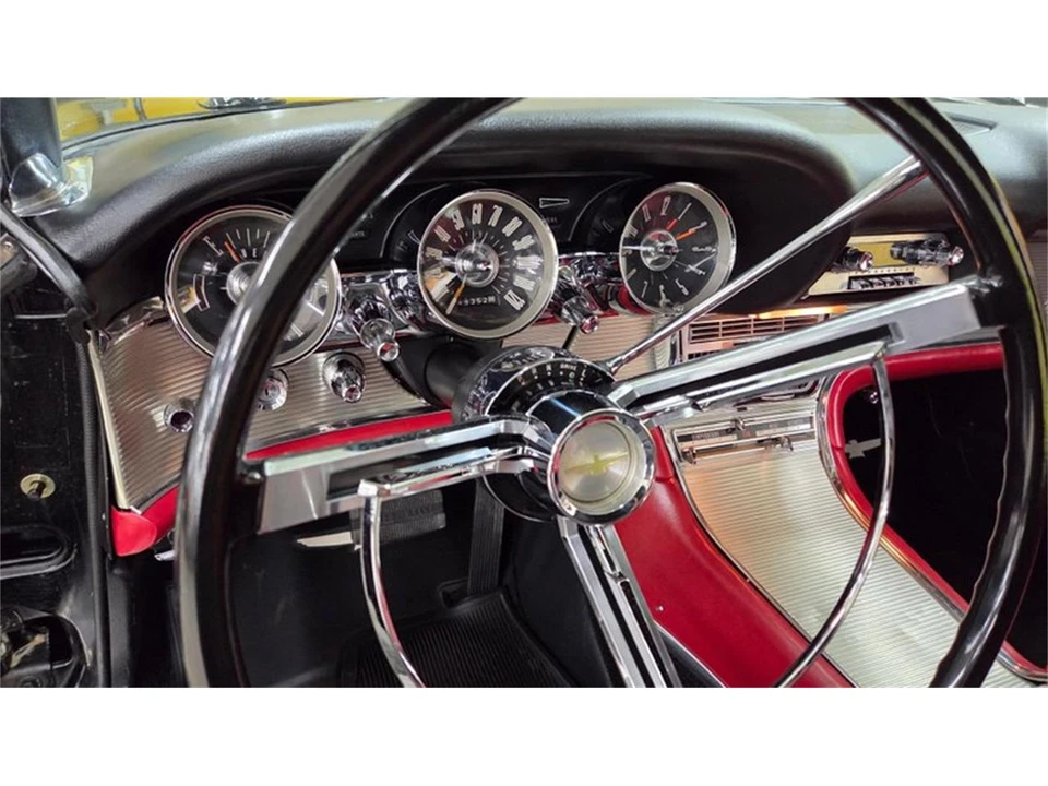 1962 Ford Thunderbird 3rd Gen - Image 30 of 31