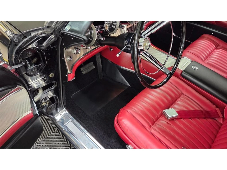 1962 Ford Thunderbird 3rd Gen - Image 25 of 31