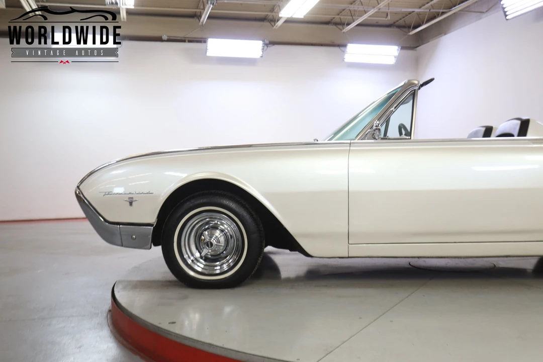 1962 Ford Thunderbird 3rd Gen - Image 9 of 12