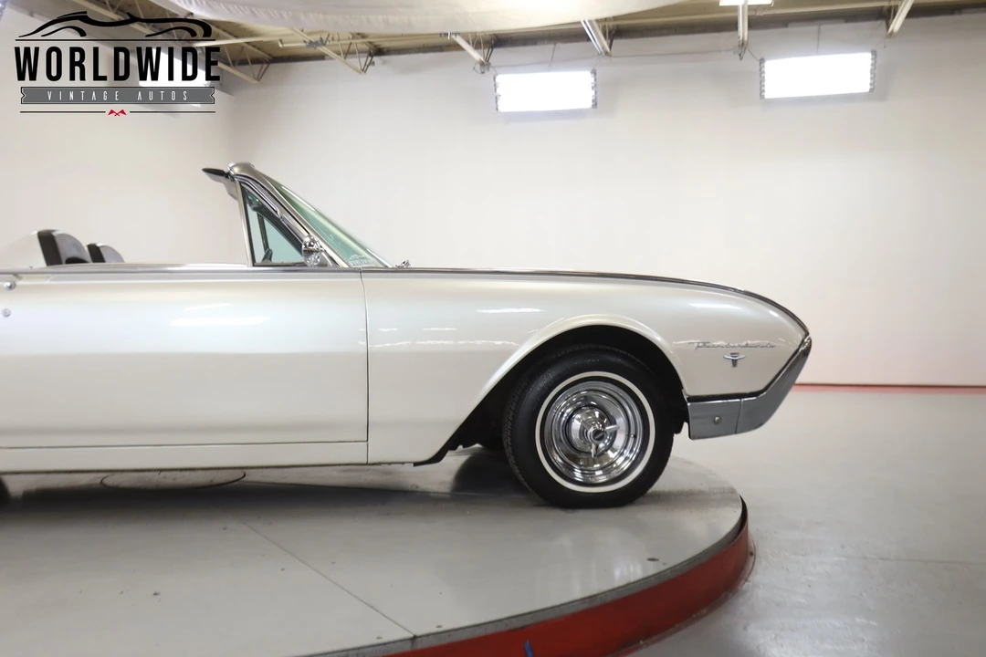 1962 Ford Thunderbird 3rd Gen - Image 10 of 12